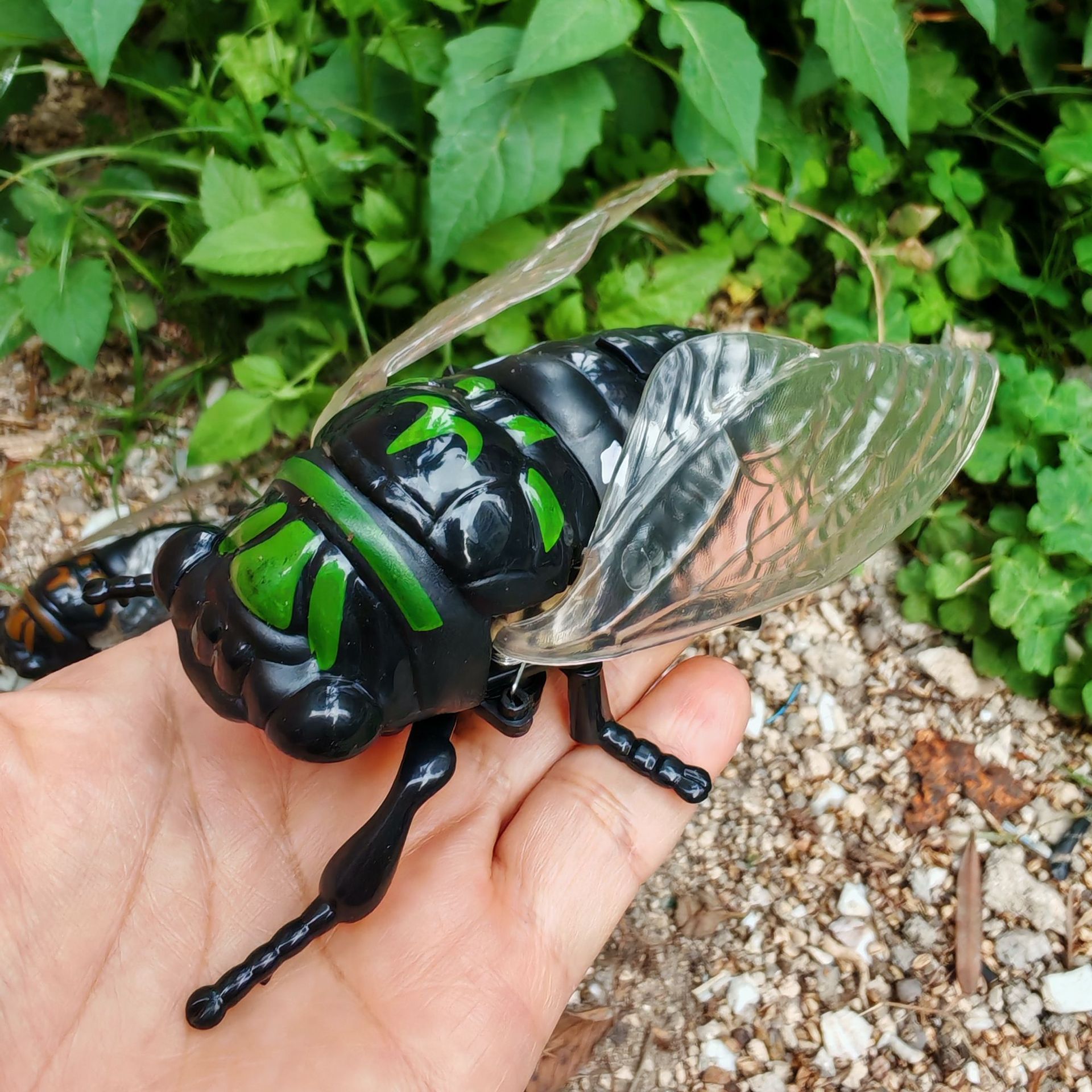 Yeni Wind Up Böcek Biyonik Oyu - Prank Toys incelemesi ve fiyatı